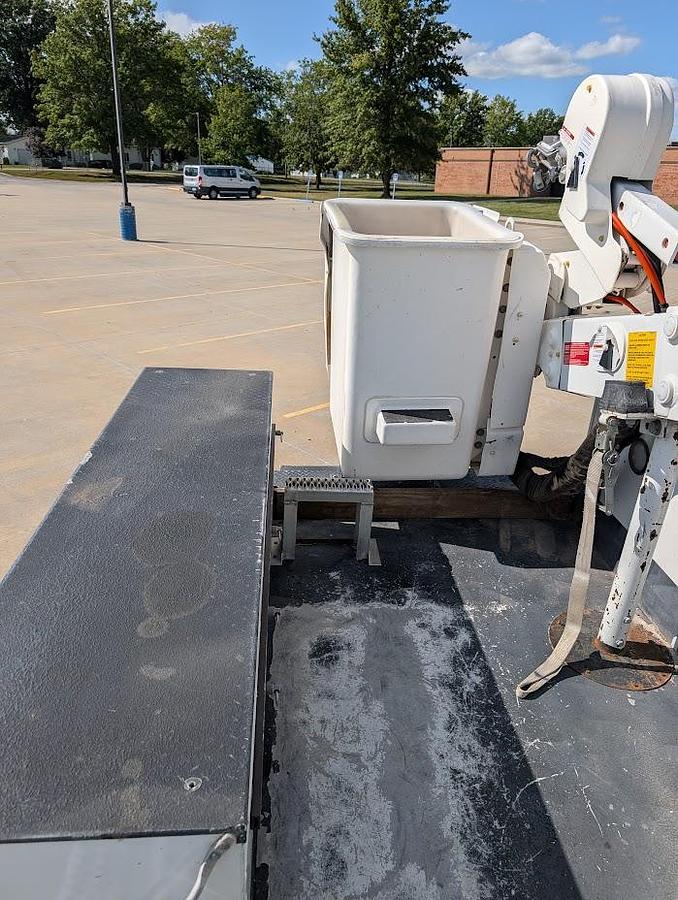 Used 2017 Ford F550 4x4 ETC MH40IH Articulated/Insulated/Telescoping