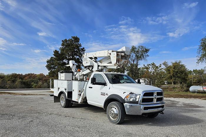 Used 2013 Dodge 5500 4x4 Terex Hi Ranger LTM40 45' Articulated/Telescoping Insulated Bucket with Material Handling Jib