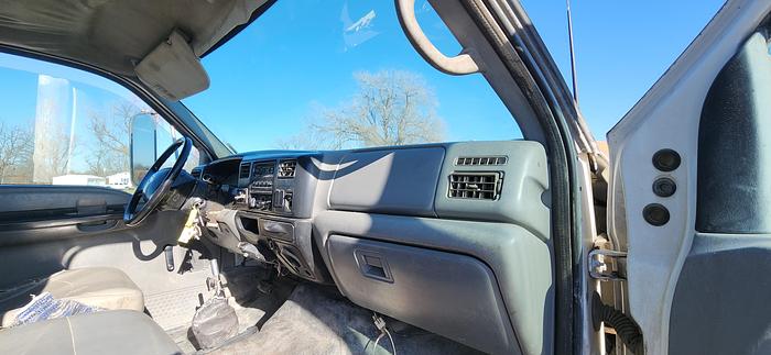 Used 2004 Ford 650 XL 4x2 Crew Cab Flatbed with 18' Bed