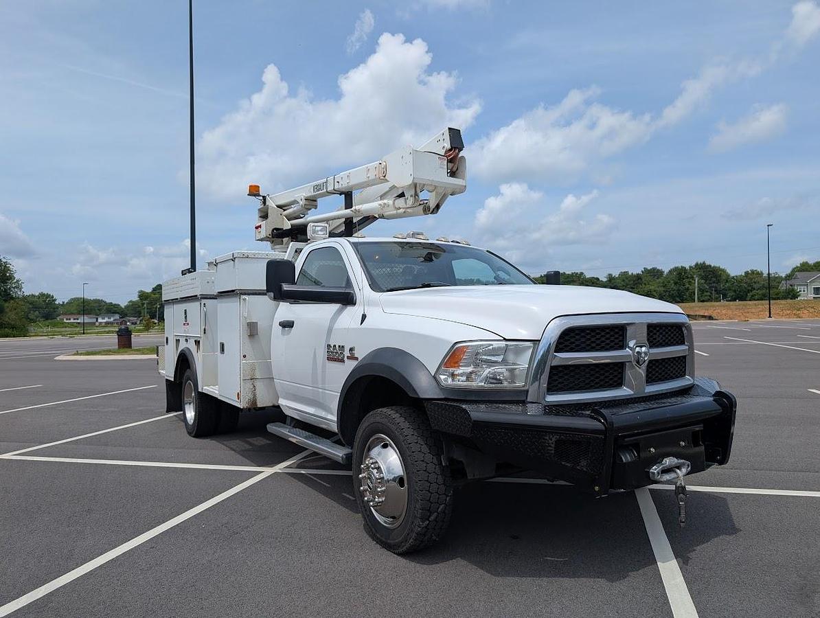 Used 2017 Dodge Ram 5500 4x4 Versalift SST40 45’ Articulating/Telescopic Insulated Bucket Truck