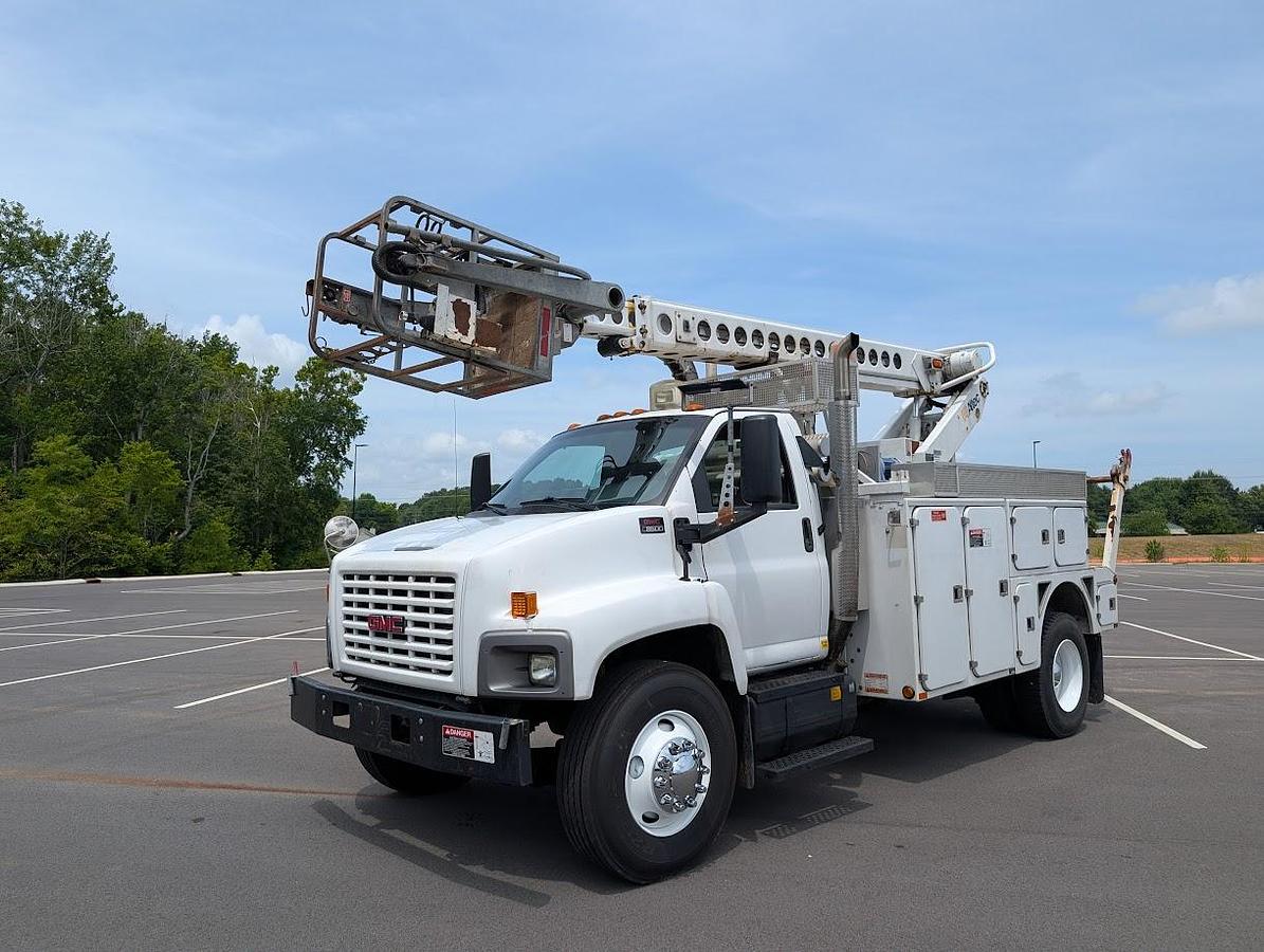 Used 2005 GMC 8500 Altec AT40C 40’ Telescoping Cable Placer with Reel Bar and Winder