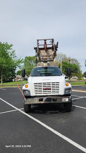 Used 2005 GMC 8500 Bucket Truck with an Altec AT40C Telescopic Cable Placer with Reel Bar and Winder
