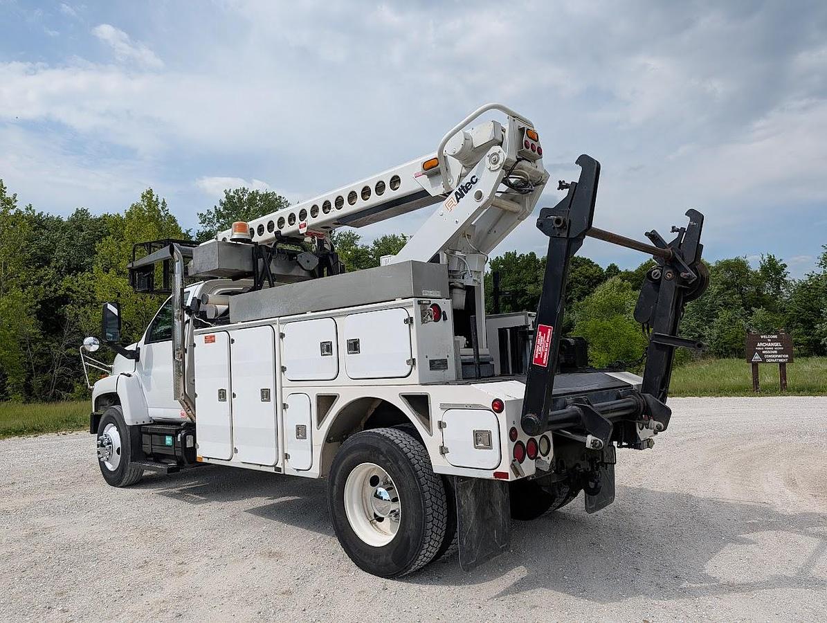 Used 2005 GMC 8500 Altec AT40C Telescopic Cable Placer with Reel Bar and Winder