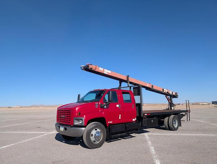 Used 2006 GMC 6500 Crew Cab 20' Flatbed 31' Cleasby Roofing Conveyor Truck