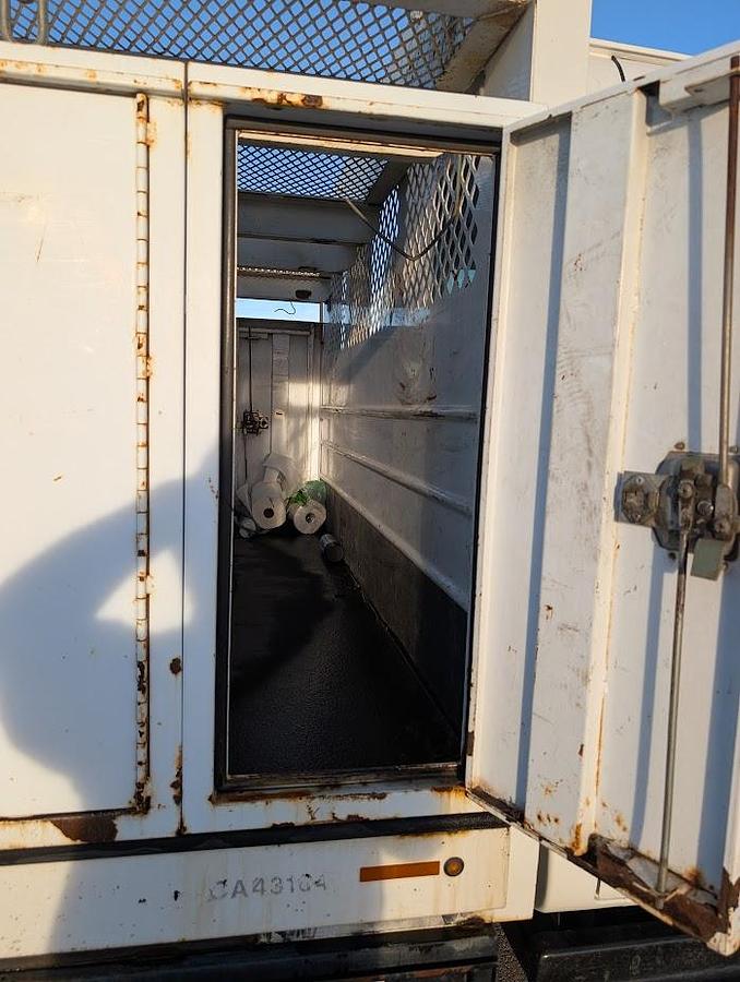 Used 2008 GMC 15' 6" Flatbed with Lift Gate