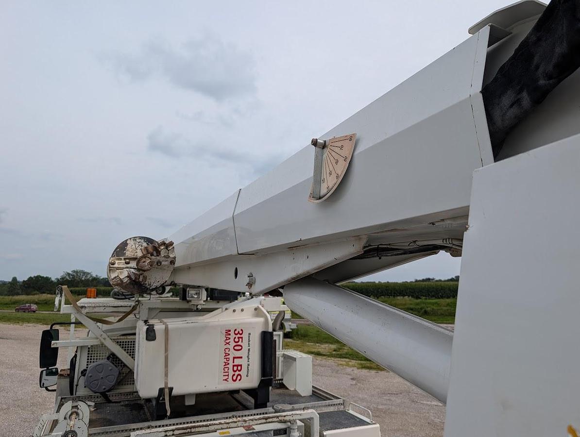 Used 2010 International Workstar Digger Derrick