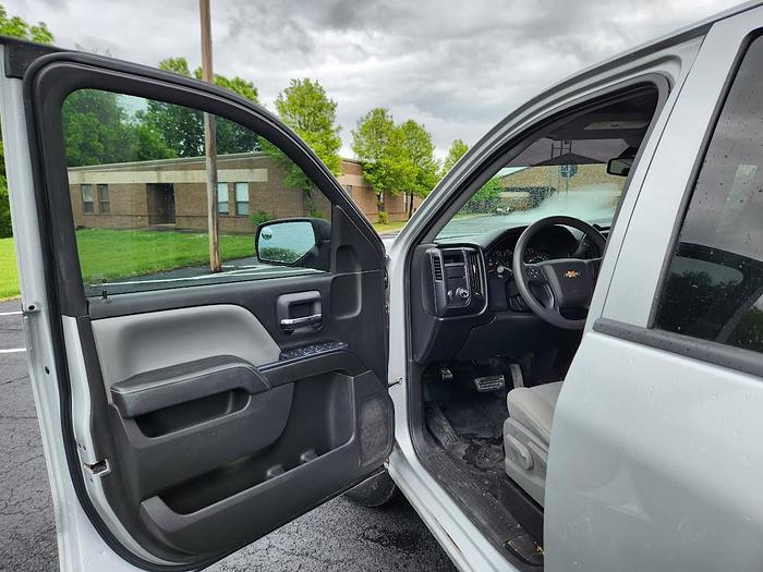 Used 2015 Chevrolet Silverado 1500 LT Crew Cab Pickup Truck with Hard Roll Bed Cover
