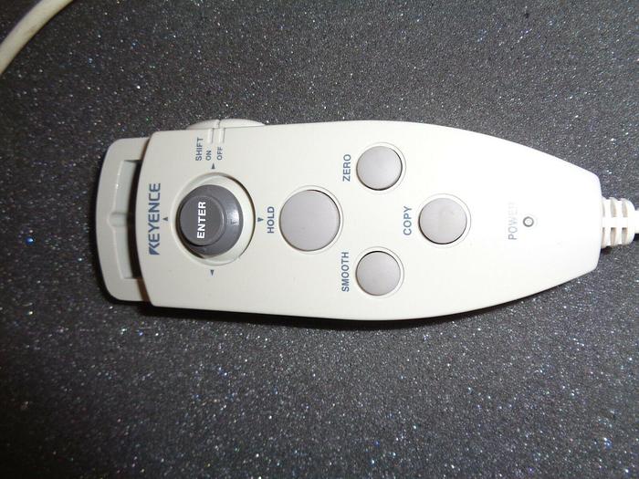 Used Keyence LT-8105 LT-V201 Laser Focus Displacement Meter Controller w/ User Remote