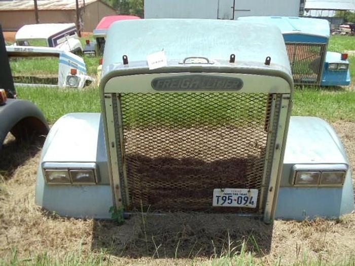 Used Freightliner CLASSIC XL