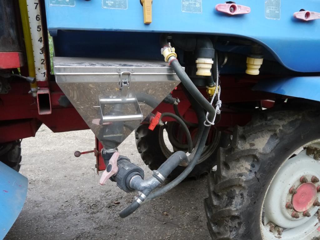 Used Gem Sapphire 1120 Sprayer