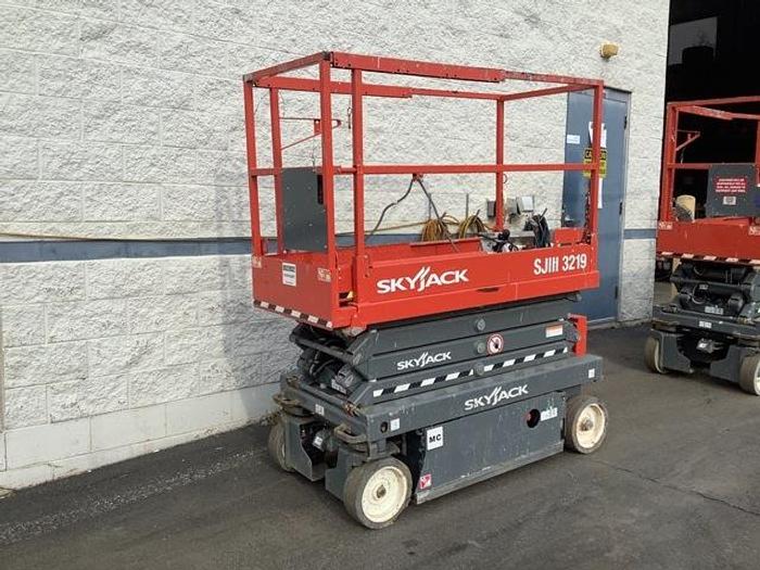 Used 2018 Skyjack SJ3219 DC Scissor Lift