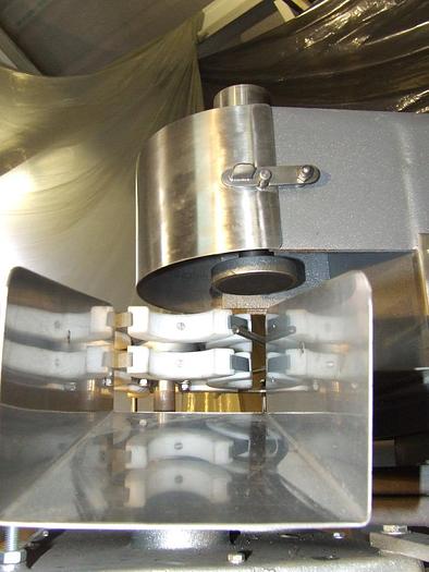 Used Semi-automatic "Twist Off" jar closing machine