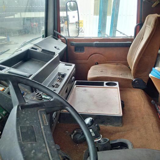 Usado 1981 VOLVO F10 320 10 tyres tipper