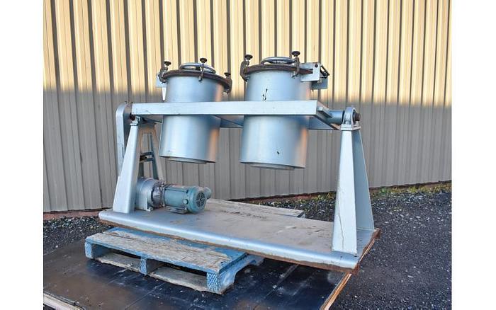 D'occasion USED PAUL O ABBE PIVOTING JAR MILL, 2X 10 US GALLONS