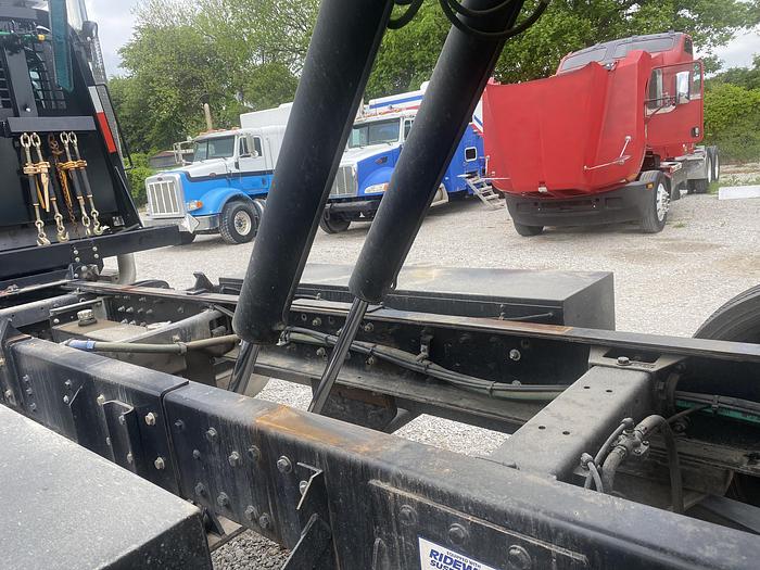 Used 2009 Peterbilt 386 Rillback wrecker