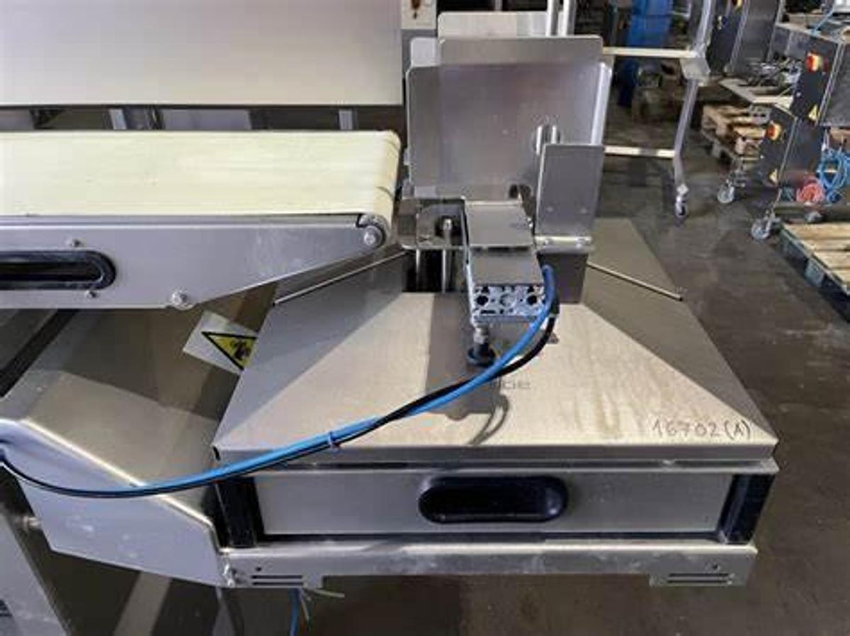 Used 2015 Qupaq Clean Line Buffer pneumatic