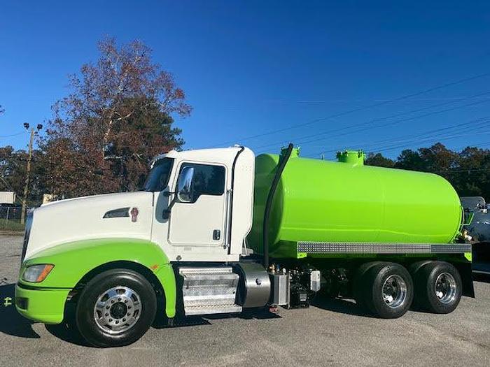 Used 2012 Kenworth pump truck for sale new 3,600 gallon new for Sale in