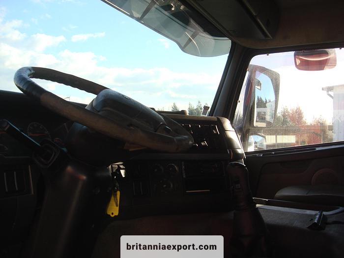 Used 2005 VOLVO FM12 380 8X2 chassis cab