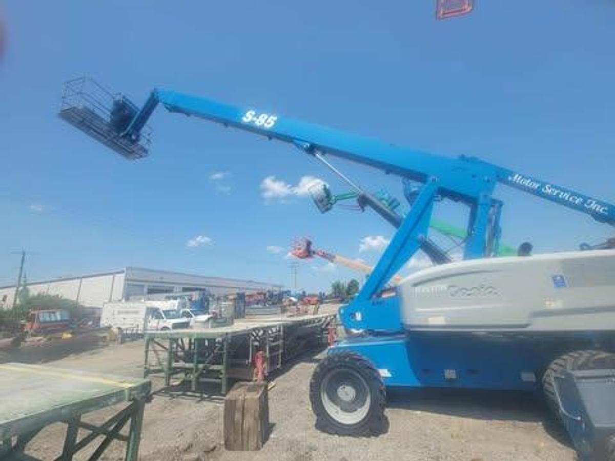 Used 2014 Genie S-85