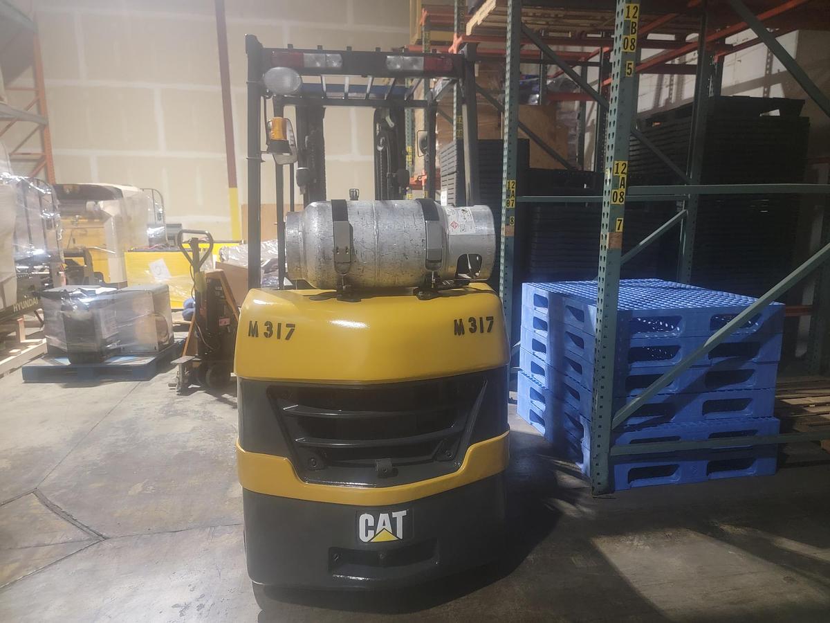 Used 2004 LP Gas Cat C5000 Cushion Tire 4 Wheel Sit Down (Indoor Warehouse)