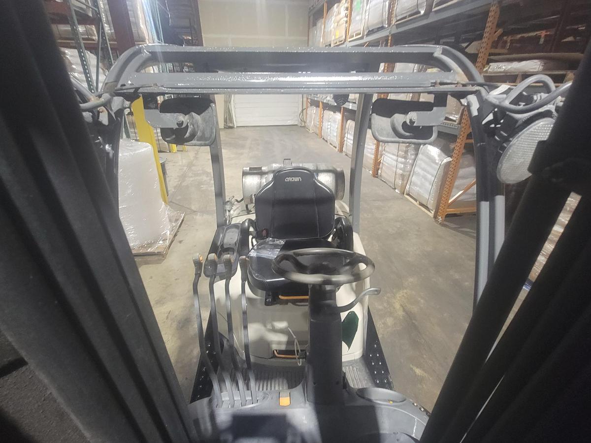 Used 2011 LP Gas Crown C-5 Pneumatic Tire 4 Wheel Sit Down