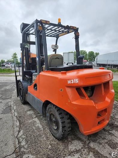Used 2018 Diesel Doosan 500-7 Pneumatic Tire 4 Wheel Sit Down