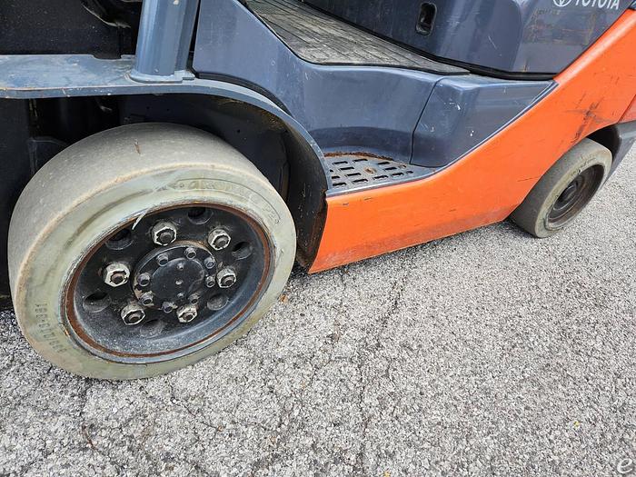 Used 2014 LP Gas Toyota 8FGCU30 Cushion Tire 4 Wheel Sit Down (Indoor Warehouse)