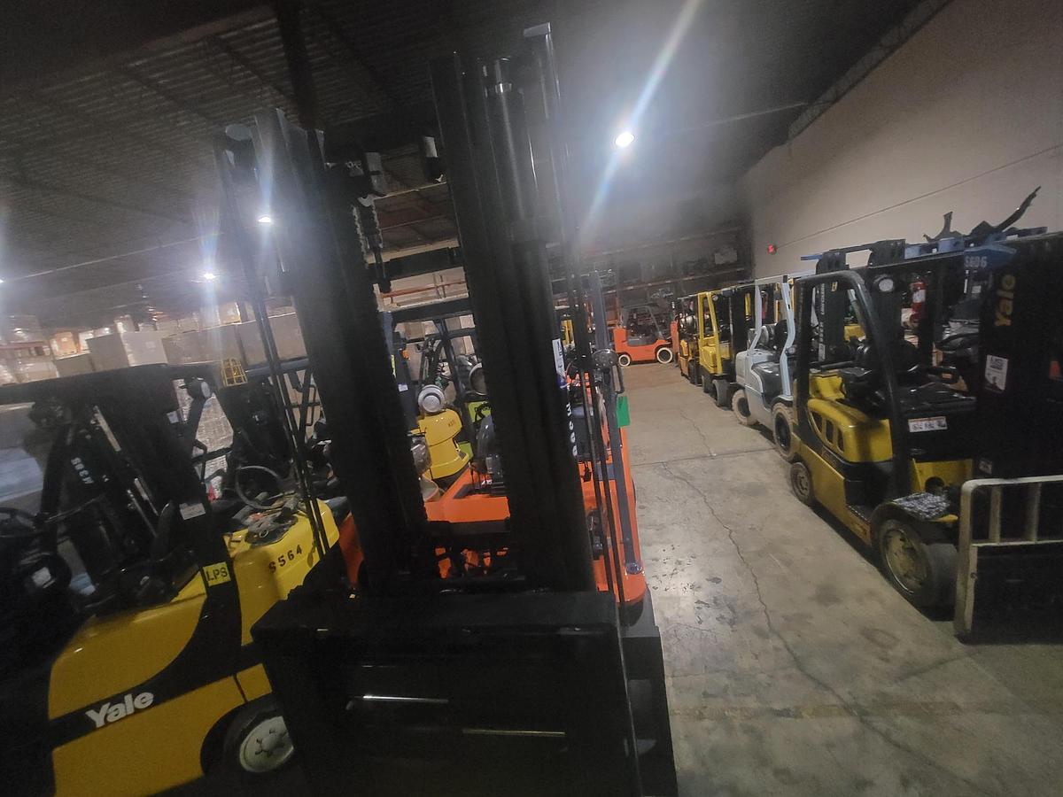 Used 2004 Lowry L220