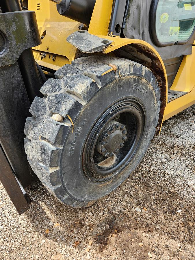 Used 2018 Diesel Cat DP55N Pneumatic Tire 4 Wheel Sit Down