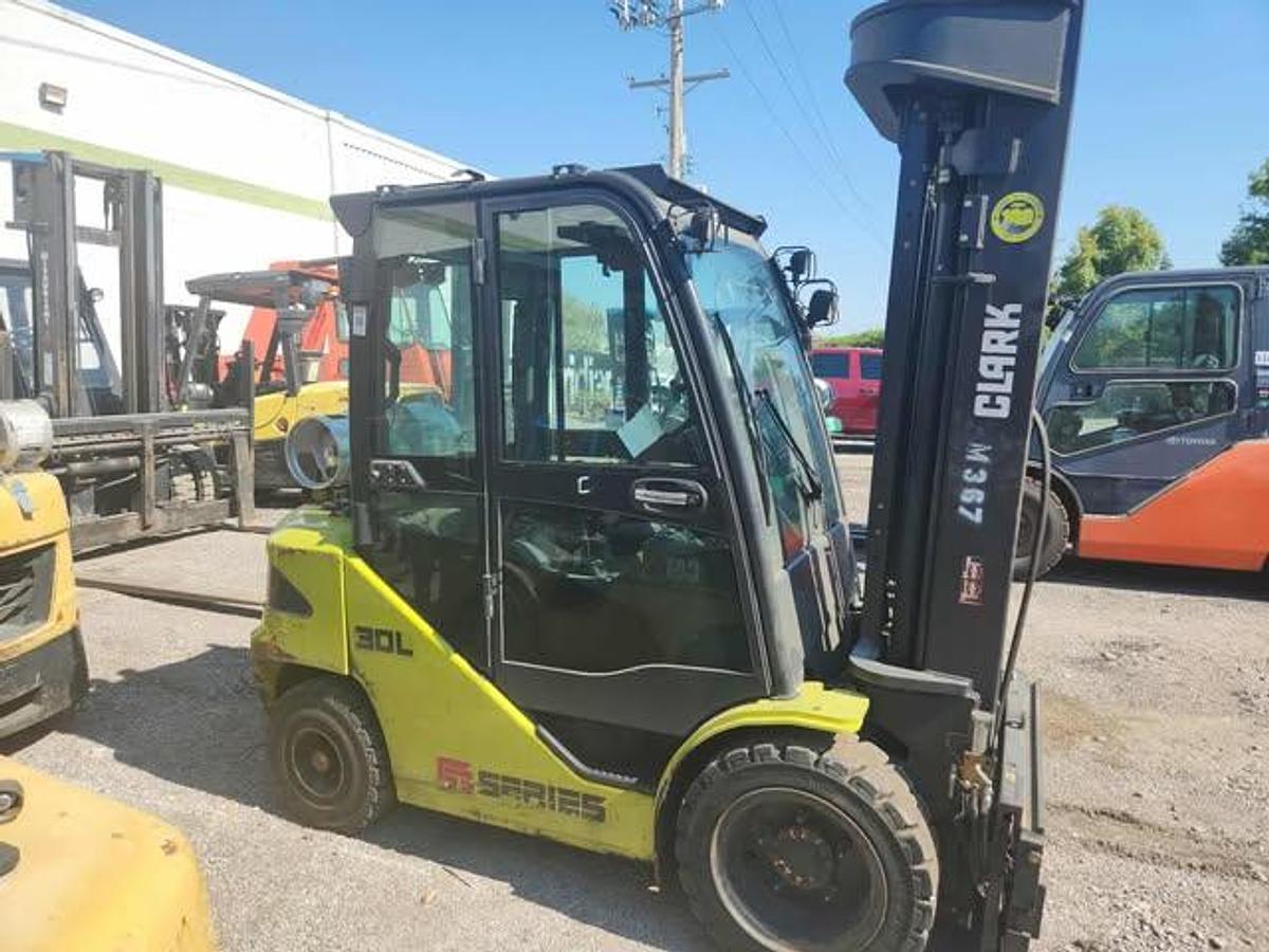 Used 2019 Clark S30L