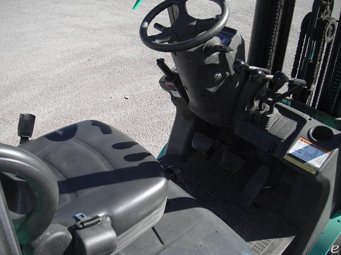 Used 2005 LP Gas Mitsubishi FCG25N Cushion Tire 4 Wheel Sit Down (Indoor Warehouse)