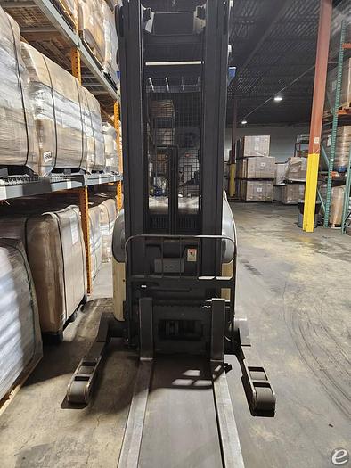 Used Electric Crown RR5220-35 Electric Narrow Aisle Single Reach