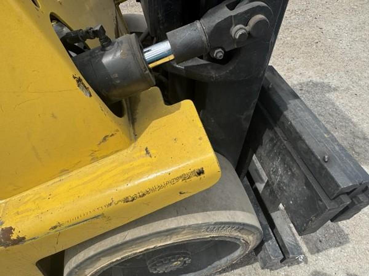 Used 2002 LP Gas Hyster S-155XL2 Cushion Tire 4 Wheel Sit Down (Indoor Warehouse)