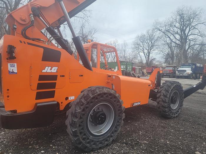 Used 2015 Skytrak 10054