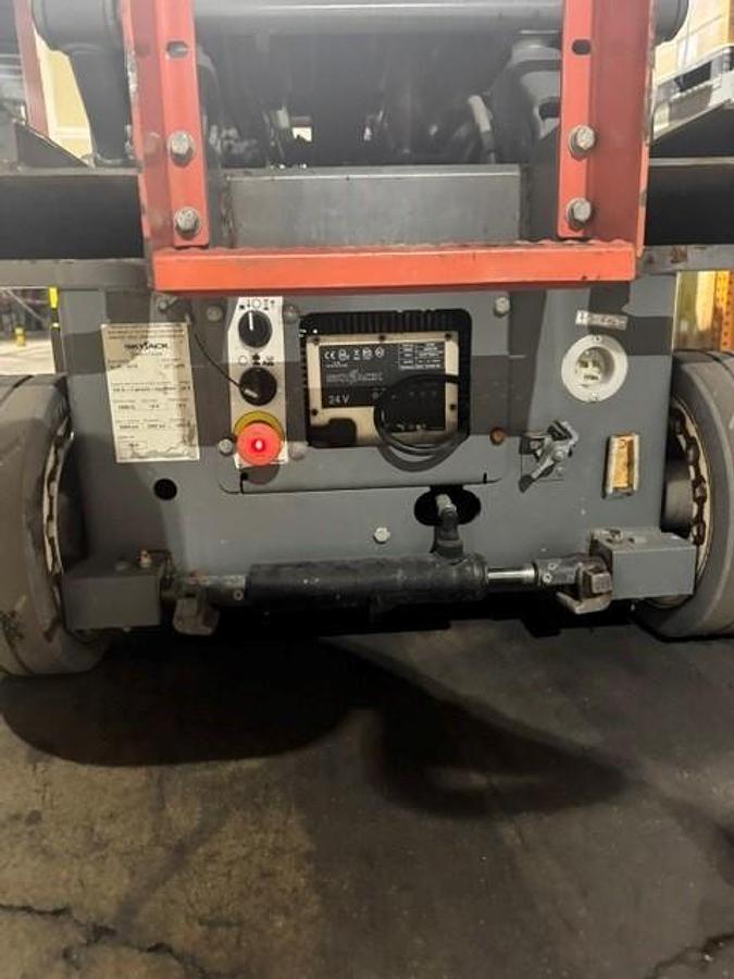 Used 2018 Skyjack SJIII 3219