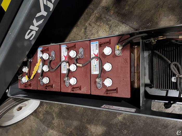 Used 2017 Electric Skyjack SJIII3226 Slab