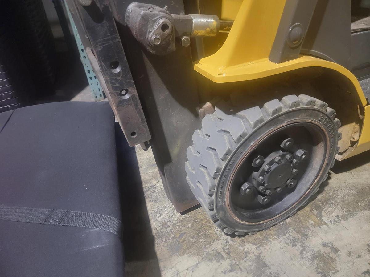 Used 2004 LP Gas Cat C5000 Cushion Tire 4 Wheel Sit Down (Indoor Warehouse)