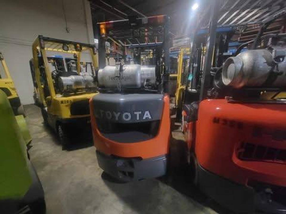 Used 2014 LP Gas Toyota 8FGCU30 Cushion Tire 4 Wheel Sit Down (Indoor Warehouse)