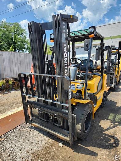 Used 2017 LP Gas Hyundai 30L-7A Pneumatic Tire 4 Wheel Sit Down