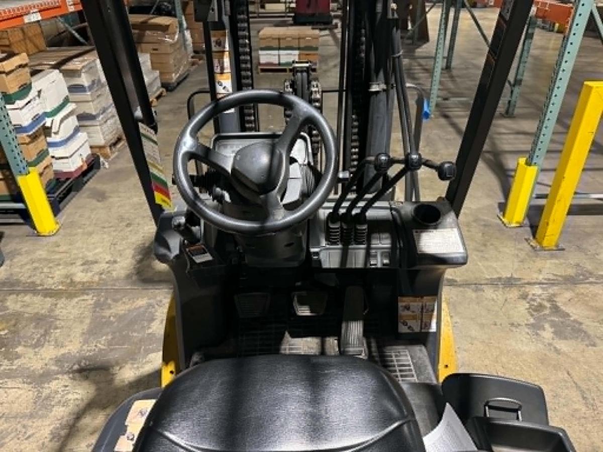Used Cat 2C6000