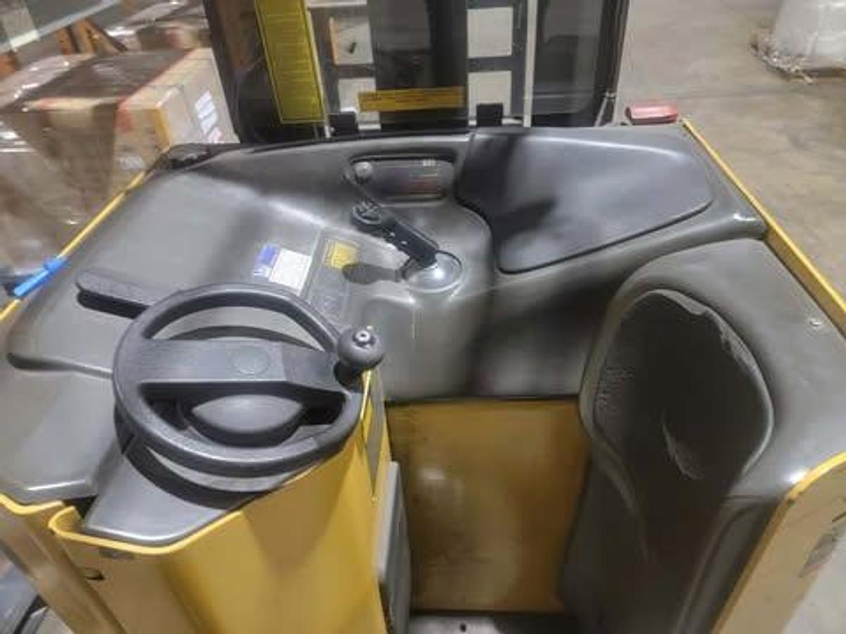 Used 1999 Electric Cat NRR40 Electric Narrow Aisle Single Reach