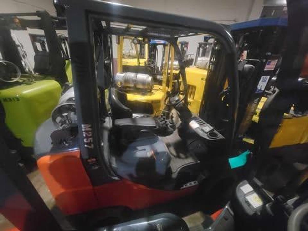 Used 2014 LP Gas Toyota 8FGCU30 Cushion Tire 4 Wheel Sit Down (Indoor Warehouse)