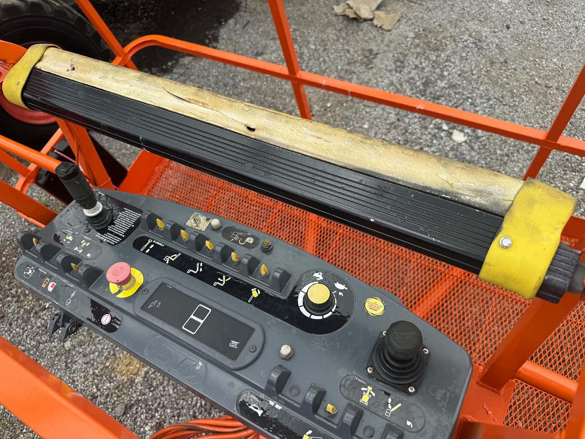 Used 2017 JLG 600AJ