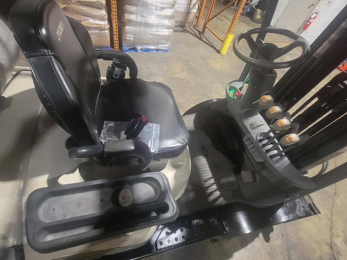 Used 2011 LP Gas Crown C-5 Pneumatic Tire 4 Wheel Sit Down