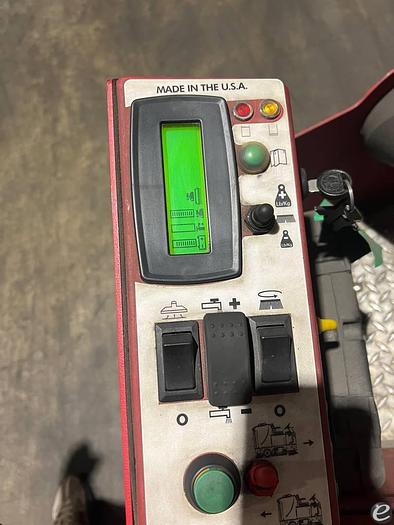 Used 2007 Electric Factory Cat XR40C Rider Scrubbers