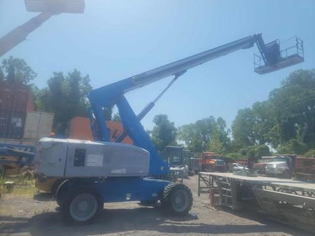 Used 2014 Genie S-85