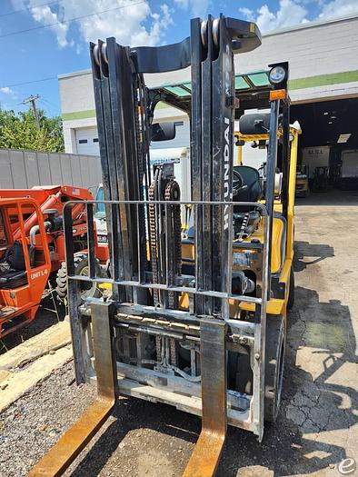 Used 2017 LP Gas 30L-7A Pneumatic Tire 4 Wheel Sit Down