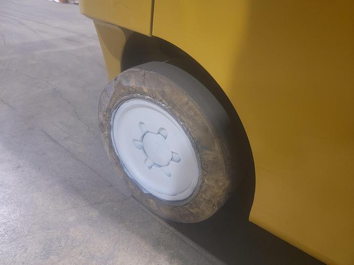 Used 2016 LP Gas Yale GLC050VXNDSE083 Cushion Tire 4 Wheel Sit Down (Indoor Warehouse)