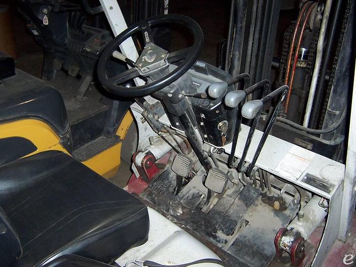 Used 1998 LP Gas Halla LF25C Cushion Tire 4 Wheel Sit Down (Indoor Warehouse)