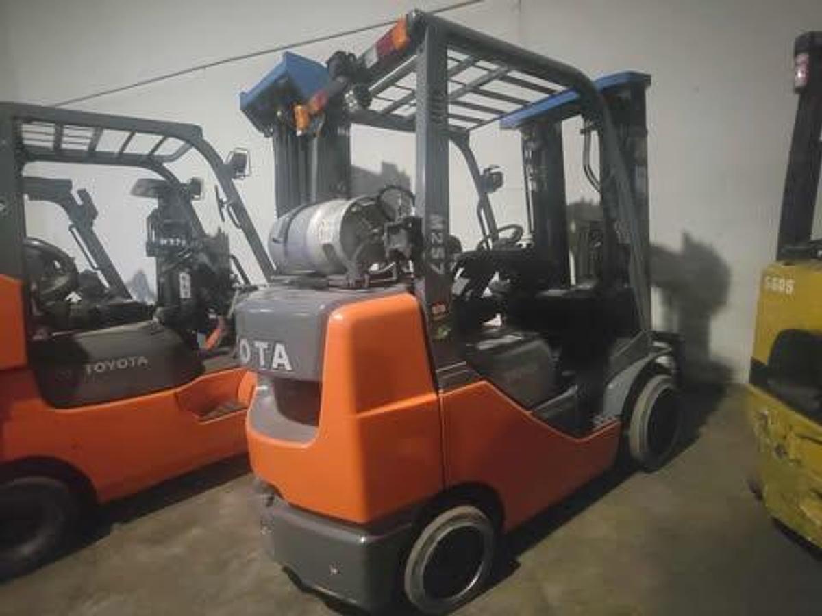 Used 2014 LP Gas Toyota 8FGCU30 Cushion Tire 4 Wheel Sit Down (Indoor Warehouse)